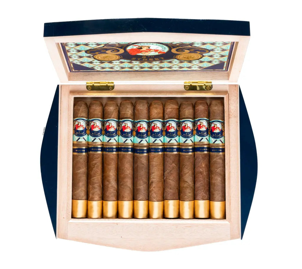 La Gloria Cubana 8th Street Toro Box La Gloria
